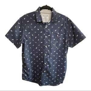Free Planet ~ Mens shirt sleeved button down shirt ~ size Large